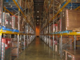 Stakrak SR2000 Series Pallet Racking offers flexible storage options for the Distribution Chain